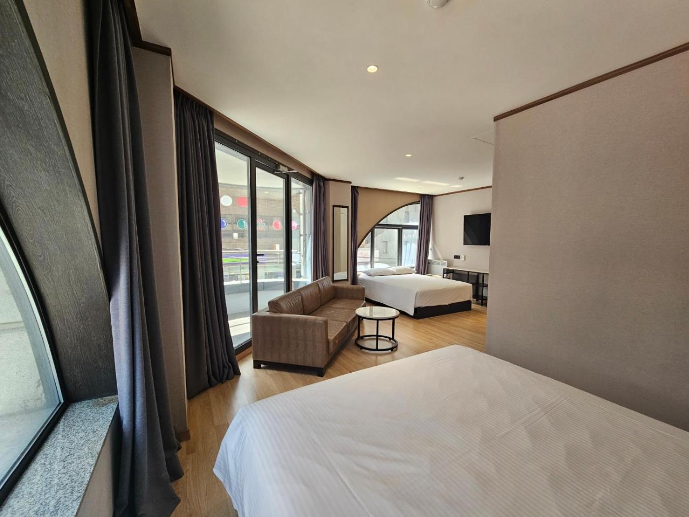Sunland Hotel Чеджудо Экстерьер фото